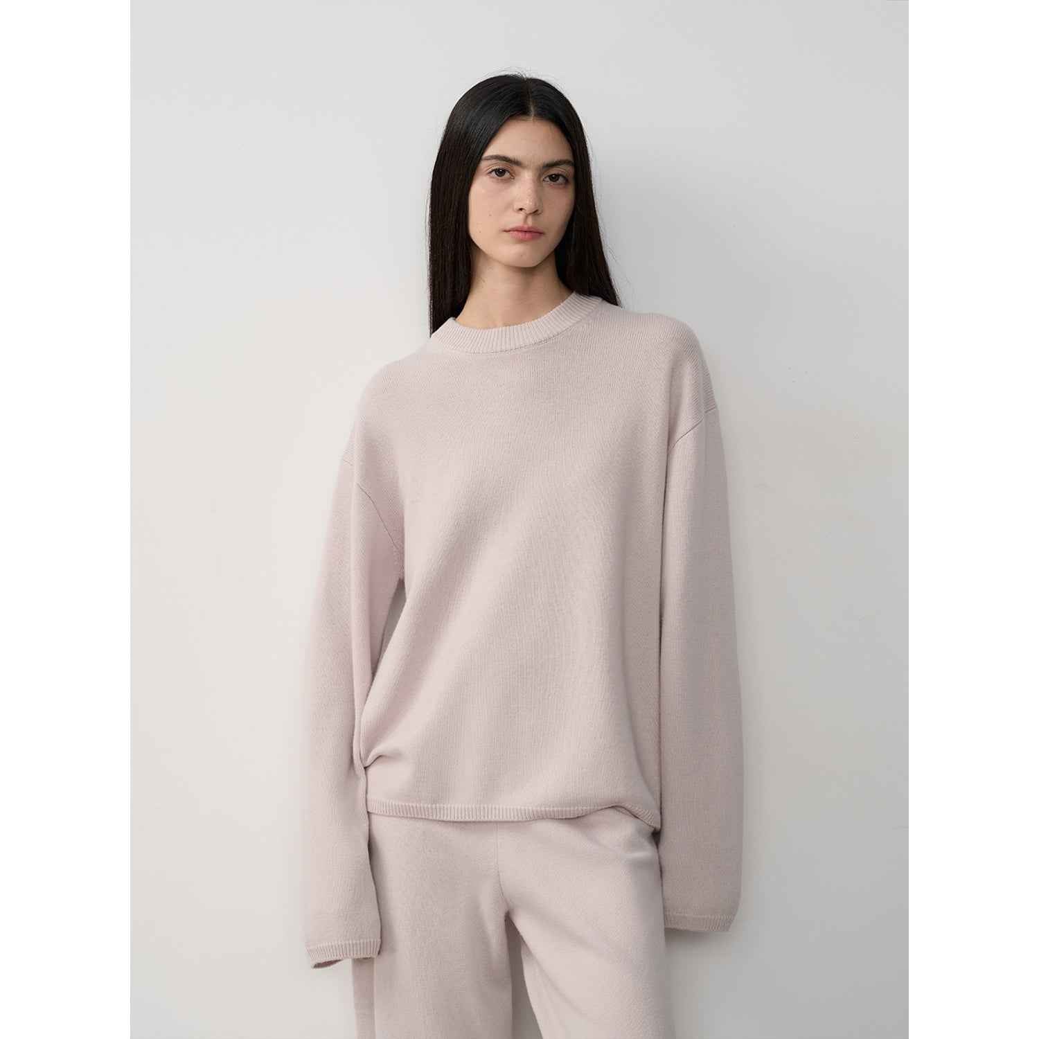 Firelady Fur merino wool knit outfit for women, featuring cozy fall and winter style with a stylish, textured design.