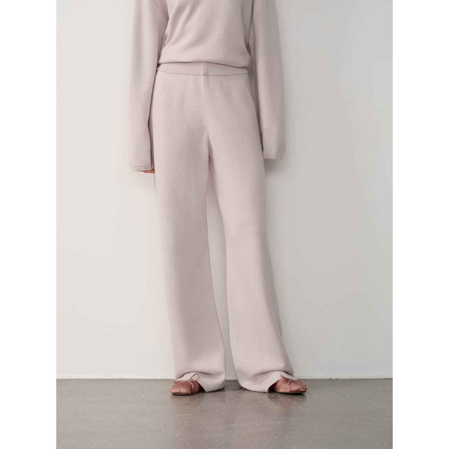 Firelady Fur Merino wool knit outfit for women, featuring cozy fall and winter fashion in a stylish, warm knit ensemble.