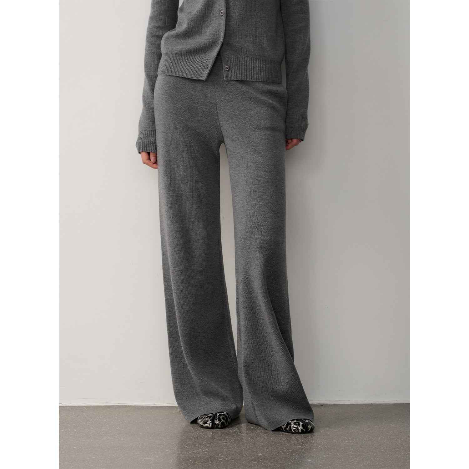 Firelady Fur Lazy Urban Merino Wool knitted pants and polo-neck cardigan suit, featuring straight-leg design and cozy wool texture.
