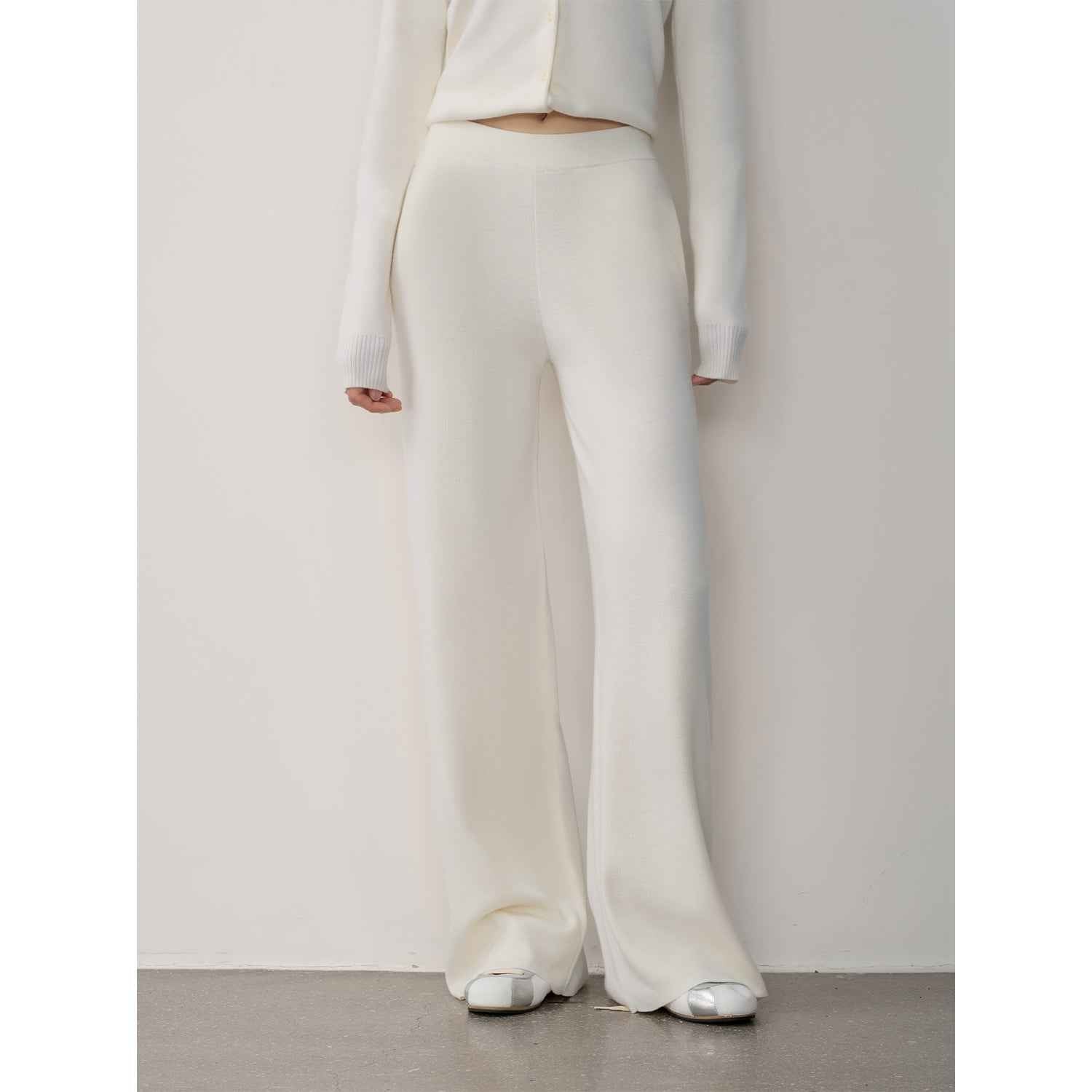 Firelady Fur Lazy Urban Merino Wool knitted pants suit featuring a polo neck cardigan and straight-leg pants in a cozy, stylish outfit.